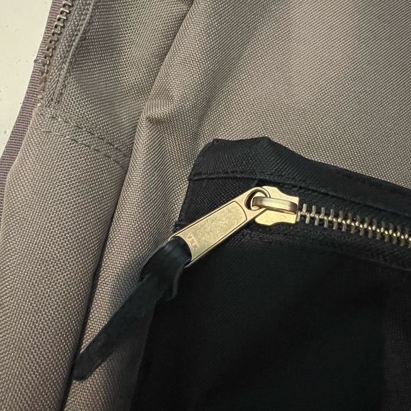 🎒 Herschel Backpack 🎒 - Picture 4 of 9